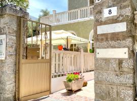 Villa Rocco Rooms, hotel pentru familii din Santa Teresa Gallura