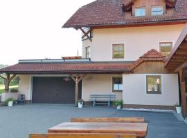 Ferienwohnung Familie Pichler: Neumarkt in Steiermark şehrinde bir otel