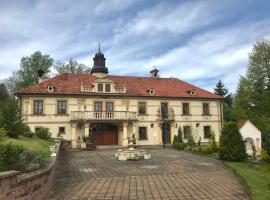 Zámeček Zdíky - Zámecký apartmán, apartment in Bujanov