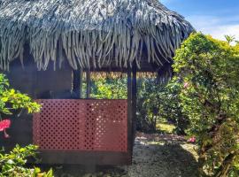 HUAHINE - Bungalow Tiare, hotell Fares