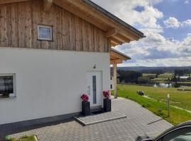 Ferienhaus Herbstzauber, hotel con estacionamiento en Haidmühle