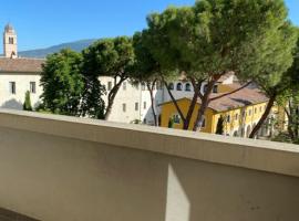 Porta San Felicianetto Holiday Home, hotel in Foligno