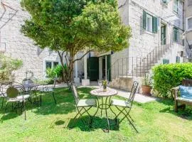 JeS Old Town Luxury Rooms