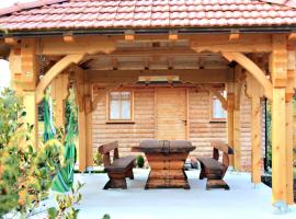 Traditional Croatian Cabins with Spa, vacation rental in Vukomerić