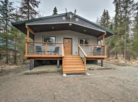 Cozy Downtown Soldotna Cabin Dogs Welcome!, hotell i Soldotna