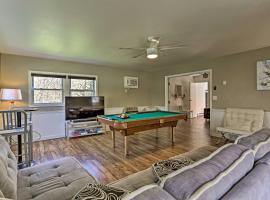 Peaceful Long Pond Home with Private Hot Tub!, spa hotel in Long Pond