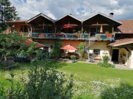 Ferienwohnung Crusilla, hotel in Langdorf im Landkreis Regen