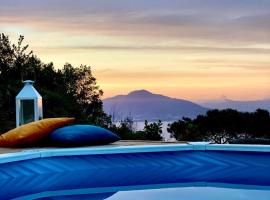 Family Villa in Sorrento Coast Pool & View, villa í SantʼAgata sui Due Golfi