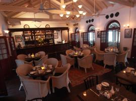 ロイヤル バー ＆ ホテル