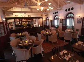 Royal Bar & Hotel