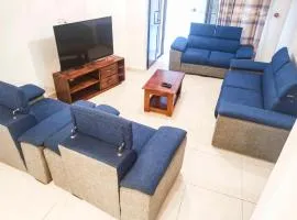Appartement F4 Climatisé niveau Etage à Totsi près de la maison ADEBAYOR