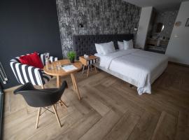 1460 Luxury Room KAIA - Best Place in Quito, hotel v destinaci Quito