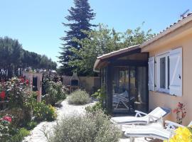 Villa 3 étoiles près des plages, Parking, Wifi, Clim, vila u gradu 'Sauvian'