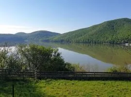 Entire Chalet, Amazing Panoramic View of Calinesti Oas Lake