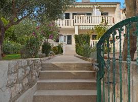 Villa Fontana Apartment Olive, accessible hotel in Bol