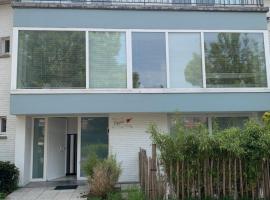Guest House Poppies terras free Parking, pensión en Ostende