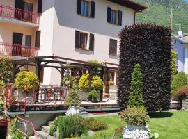 La casa rosa, hotel with parking in Sernio