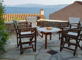 Athina Guesthouse, villa em Monemvasia