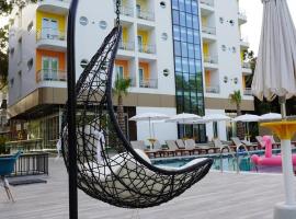 Hotel Monaco & Garden, ξενοδοχείο σε Golem