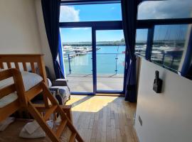 Carlingford Marina Apartments, appartamento a Carlingford