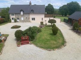 Maison la touchardiere, hotel with parking in Barenton