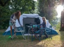 Les Hortensias grande tente familiale deux chambres et séjour vue mer sur camping nature