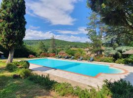 Villa Barone Villa Sleeps 22 Pool WiFi, hotel en Capannole