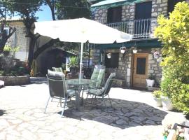 ALMOND TREES, holiday rental in Platístoma