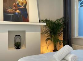 Hidden Gem next to TU Delft Campus Family XL house, apartemen di Delft