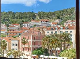 Apartment Lilly with Amazing City View, lägenhet i Hvar