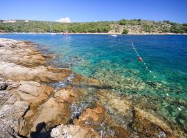 Holiday Home in Betina with Seaview, Terrace, Air condition, WIFI (4671-1)，位于贝蒂纳的酒店