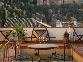 Casa Bombo, family hotel in Granada