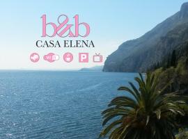 B&B Casa Elena Room and Apartments with parking, Cama e café (B&B) em Gargnano