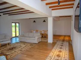 Family House Pristol