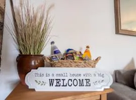 Meadowhead Cottage, Traditional Scottish Cottage