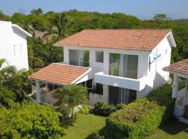 Tehuana l House, Ocean view, pool., magánszállás Tangolundában