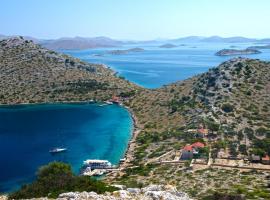 Room in Zaton (Zadar) with sea view, terrace, wireless, washing machine (4141-7), hotel v destinaci Zaton