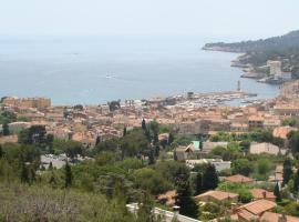 Appartement Cassis vue mer d'exception, hotel en Cassis