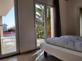 Helles Doppelzimmer mit Bad, Terrasse und Pool, seperater Eingang, Liznjan, Istrien
