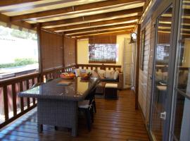 mobilhome charme funpass et wifi inclus, Hotel in Gastes