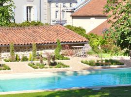 La Châtaigne, hotel met parkeren in Piégut-Pluviers