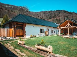 Chalets Dedinky, proprietate de vacanță aproape de plajă din Dedinky