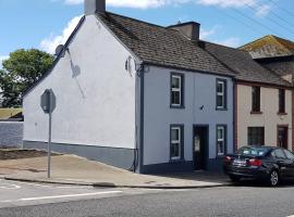 Cosy Townhouse on The Hill in Ireland, отель в городе Banagher, рядом находится Clonfert Cathedral