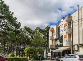 Beach, surf and golf apartment near Lisbon, golf hotel in Aroeira