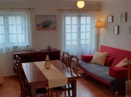 Holiday House Tocha, hotel em Palheiros da Tocha