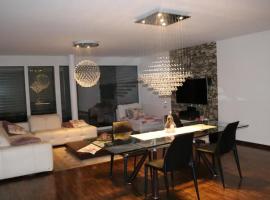 luxury appartement in lausanne، فندق في Le Mont-sur-Lausanne