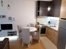 Emili Apartman