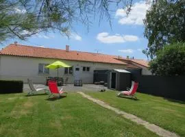 Gîte familial avec belle cour, 3 chambres, proche vignobles et activités, au calme en campagne angevine - FR-1-622-11