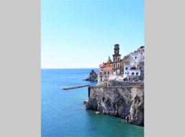 NINA'S HOUSE - ATRANI - AMALFI COAST, appartamento ad Atrani