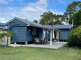 Breezy Blue on Bribie, holiday home in Bongaree